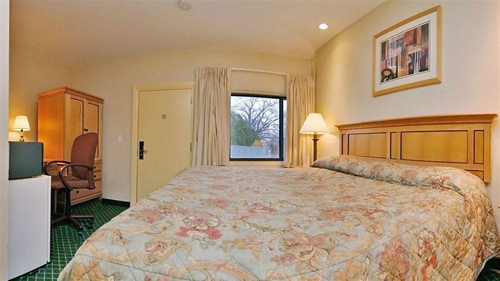 Howard Johnson By Wyndham Quincy/ Boston Bagian luar foto