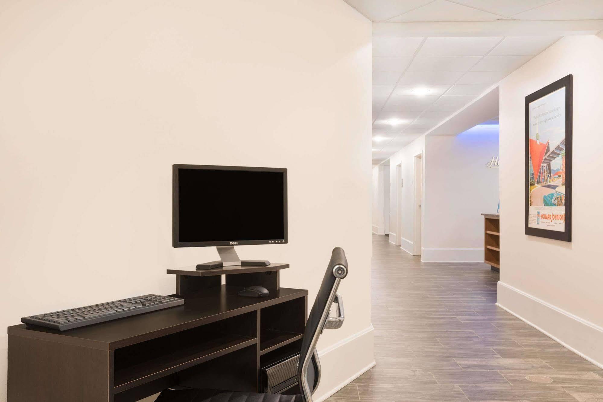 Howard Johnson By Wyndham Quincy/ Boston Bagian luar foto